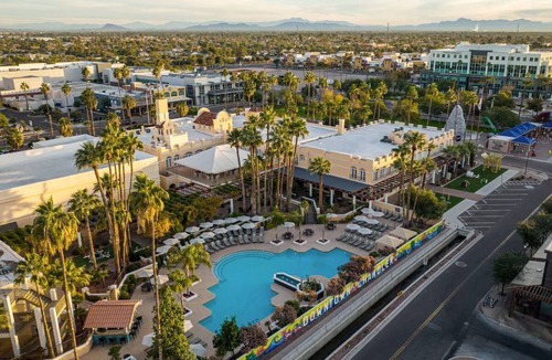 Downtown Resort | Modern Queen Comfort! 2 Units w/Fitness Center + Free Parking!