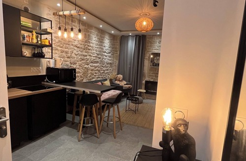 Old Town Apartment | Mustard & Elegance – Charming Suite in Dijon