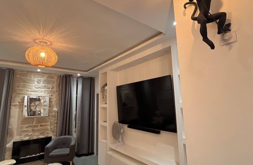 Old Town Apartment | Mustard & Elegance – Charming Suite in Dijon