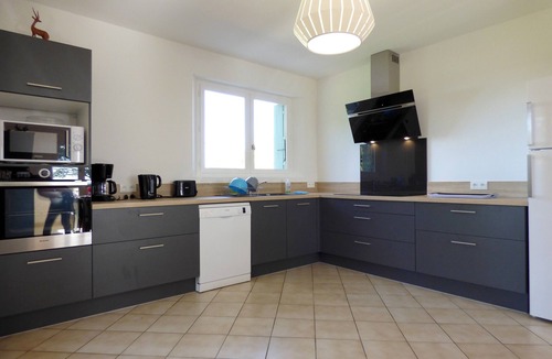 Bergerac House | Oasis de Loisirs : 20 Personnes - 8 Chambres - Jeux - Vue Panoramique au Calme