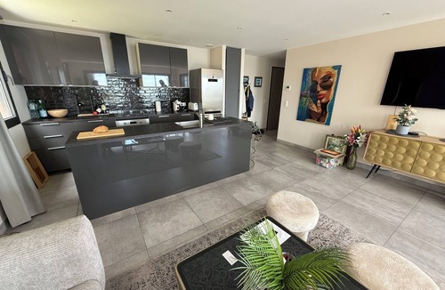 Theoule-sur-Mer Apartment | Residence Arc-en-Ciel 5 Star App. A modern with stunning Sea Views and Pool