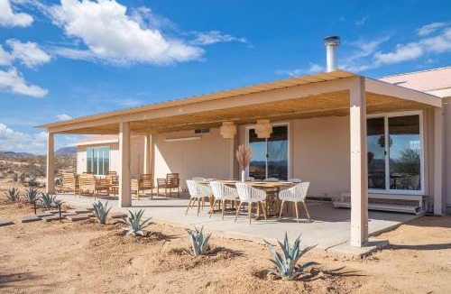 Yucca Valley House | Secluded JTPoolHot TubSaunaGame RoomStars