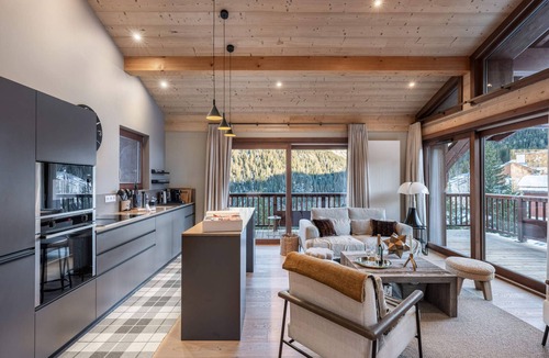 Courchevel Ski Chalet | Semi-detached chalet in Courchevel 1650, 4 en-suite bedrooms, pet friendly