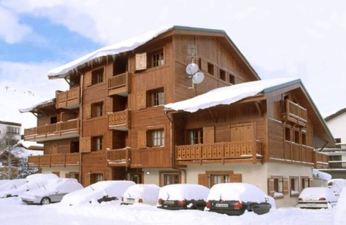 Mont-de-Lans Apartment | Spacious Alpine Apartment