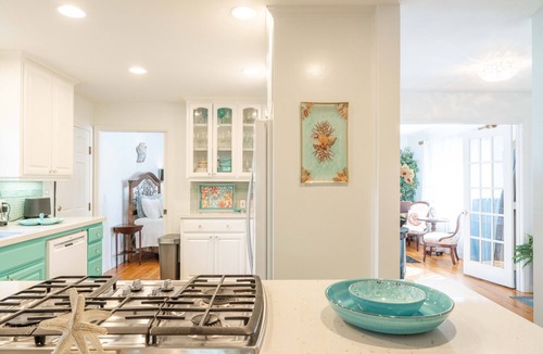 Carlsbad House | Steps to the Ocean+Village Beach Home w Hot Tub 🏖
