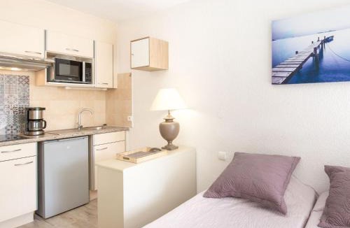 Saint-Raphael Apartment | Studio Climatisé pour 3, Face Est, à 50m Plage et Proche Commerces - FR-1-466A-23