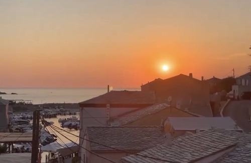 Porticciolo House | Suite Avec Terrasse au Centre D'un Port de Pêche