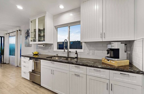 Mission Hills House | The California III - Mission Hills Duplex - Hot Tub, Grill, Private Balcony, Panoramic Views