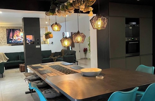 Ozoir-le-Breuil Villa | Villa Balnéo Prestige Events can accommodate up to 30 people!