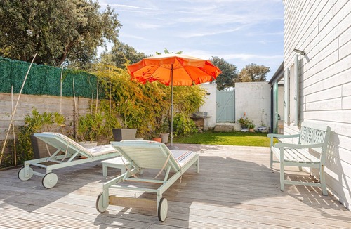 La Couarde-sur-Mer House | Villa 'Les Oyats', 100m from the Beach, Very Quiet, 5 Bedrooms, Sleeps 11