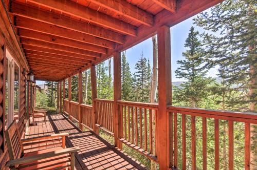 < 1 Mi to Brian Head Resort: Mtn-View Gem w/Deck