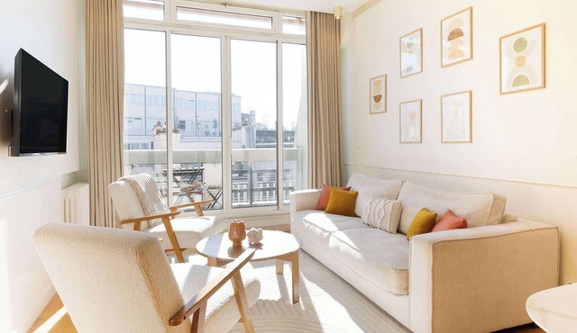 A Luxurious 3BR/3BA with A/C in Opéra-Bourse