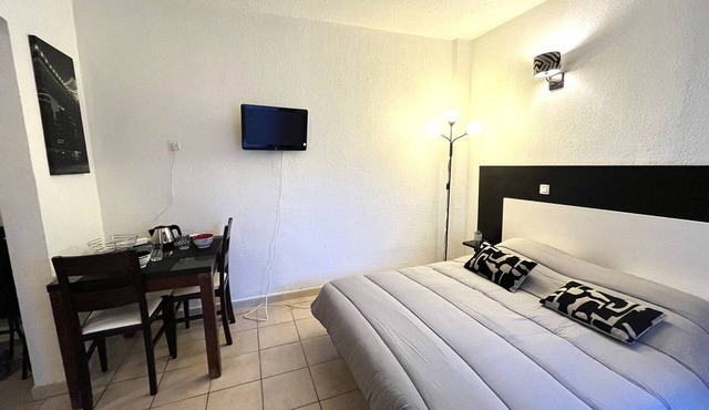 Air-conditioned studio with pool and parking in Saint-Florent
