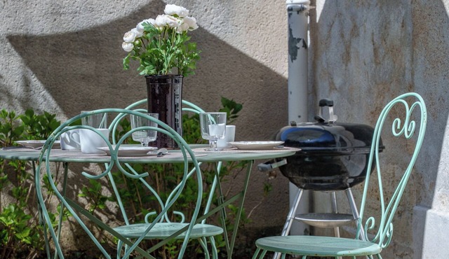 Apartment with pool near Amboise | Sleeps 4 + 1 baby