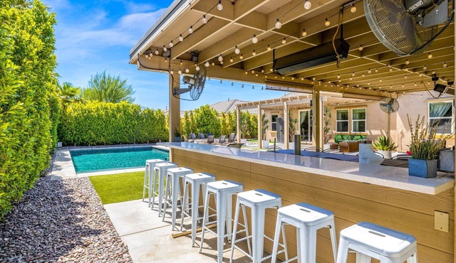 Beautiful Palm Desert Vacation Oasis.