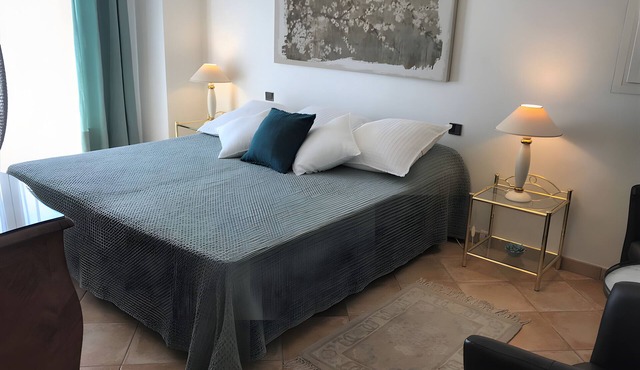 Bed and Breakfast 'Li Estella' with Shared Terrace, Wi-Fi and Air Conditioning