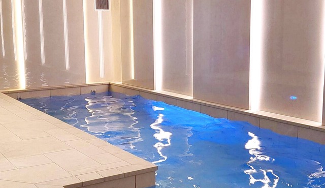 Chalet Courchevel 5 min from Alpinium gondola and slopes inside pool sauna