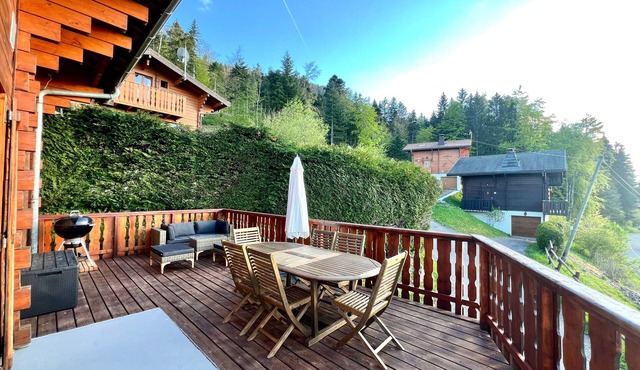 Chalet 'Mouflon - Vue Lac Imprenable' with Private Terrace and Balcony