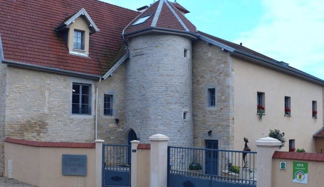 Charming cottage in Ognon valley with spa