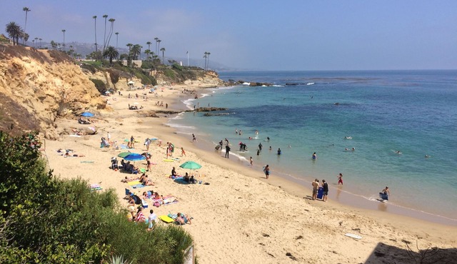 Charming Downtown Laguna Beach Cottage-beach across street/town 1 block