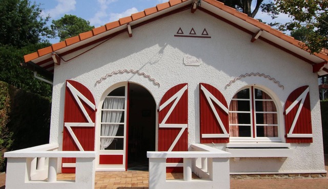 Charming Coastal Home with Garden, Near Shops & Beach, Pet-Friendly
