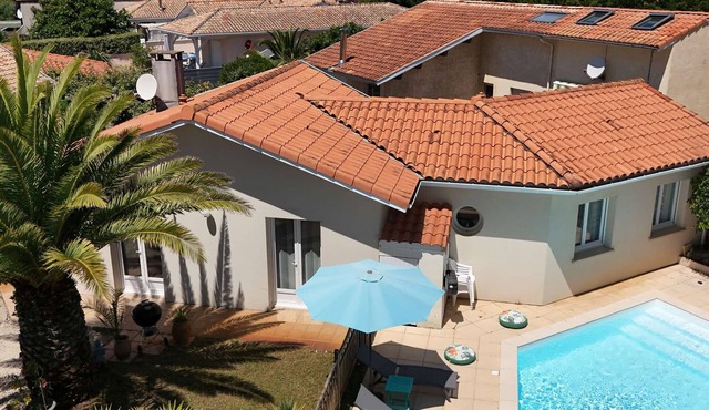 Charming villa with terrace near the beach