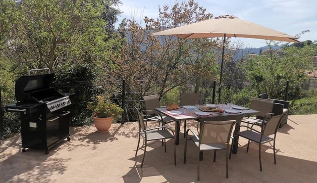 CHEZ PERLE à LEVIE, logement entier de type T4