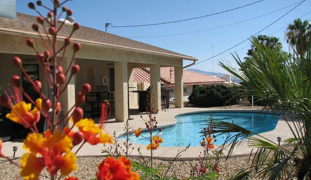 Clean 3 Bed/2 bath home w/pool, BBQ & covered patio, locked RV & boat parking