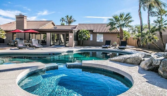 Come Make Memories in the Back Yard/Pool/Hot Tub!