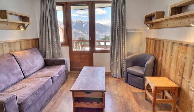 Comfortable 2-Room Apt, Ski-In/Ski-Out, 4 Pers, Near Shops