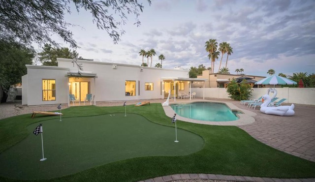 Desert Bliss Villa- Pool, Putting Green, & Pool Table