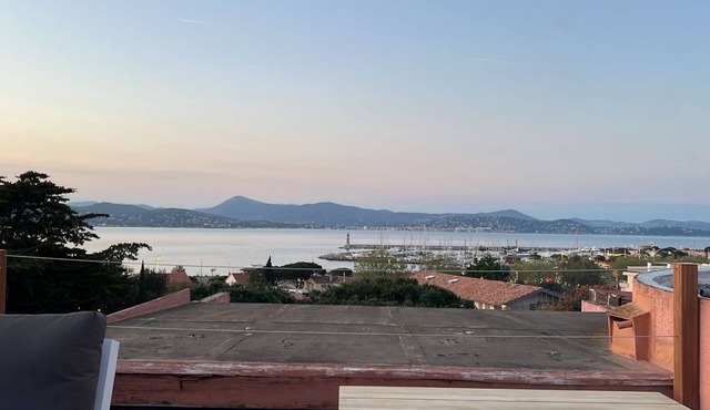Dream flat with sea view and roof terrace in the centre of St. Tropez