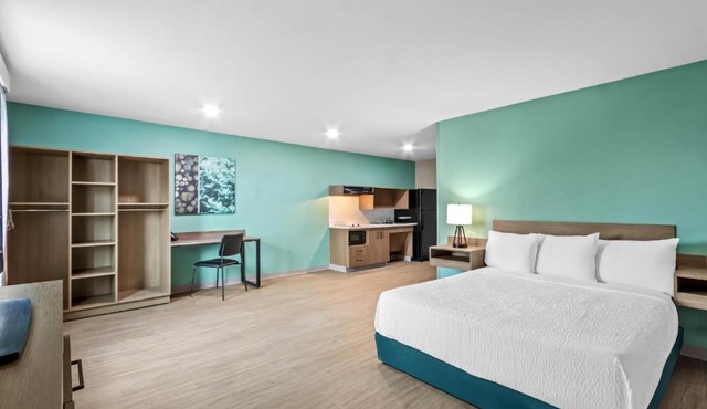 ECHO Suites Extended Stay by Wyndham Phoenix-Peoria/Glendale