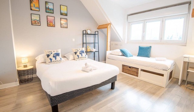 Escapade-Room with shared bathroom