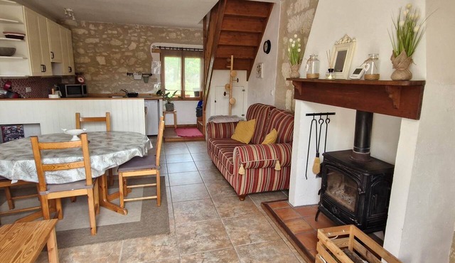 Gîte Le Charpentier, charm and independence in the heart of a large park