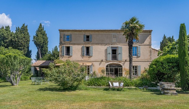 Graveson cottage, 5 bedrooms, sleeps 12