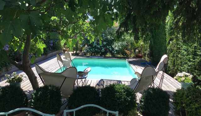 Haven of peace in Bordeaux - Ideal for families or couples - swimming pool, calm & comfort!