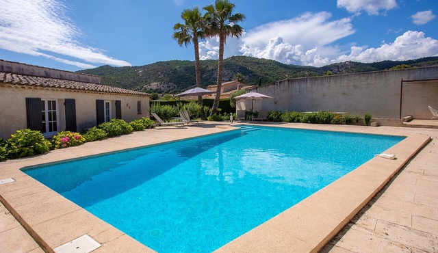 Holiday Home 'Le Mas D Emponse' with Mountain View, Wi-Fi and Air Conditioning