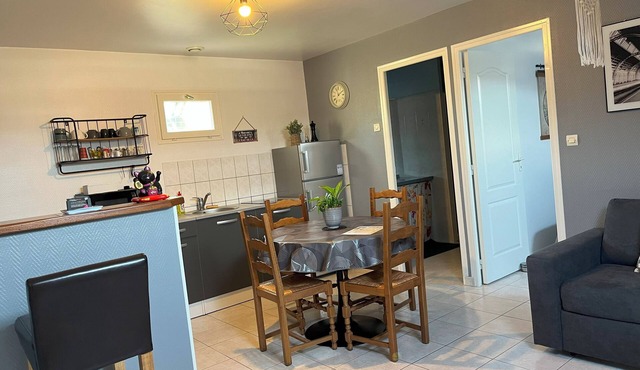 L'Arbre de Vy, T2 42m2 detached, sleeps 5, garage, near train station