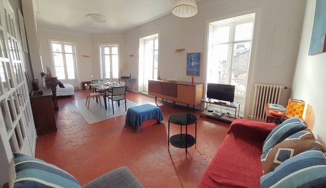 Les 7 balcons, Comédie Corum Gare, Parking Spacious Bright Haussmannien
