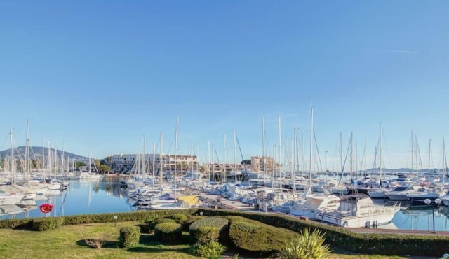 Les Deux Voiles by Interhome