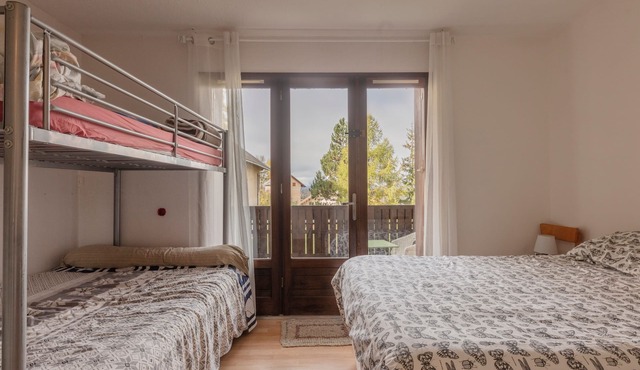 Les Narcisses - One Bedroom Apartment, Sleeps 6