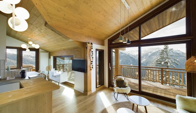 Modern 3 bedroom Apartment in the Centre of La Rosière