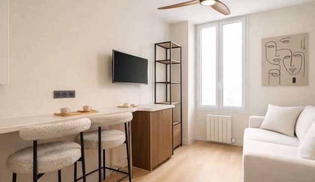 Montparnasse deluxe studio