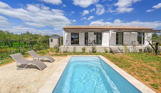 Nice home in Saint-Maximin