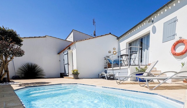 PETITE RETAISE lovely house with heated pool