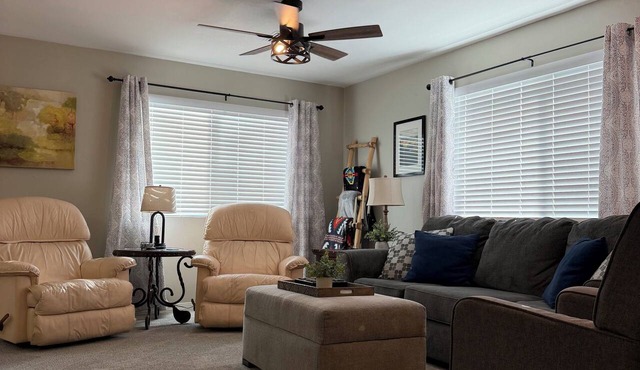 Rare-4 Bedroom House, Fam friendly, Meadview/Grand Canyon West/Skywalk/Lake Mead