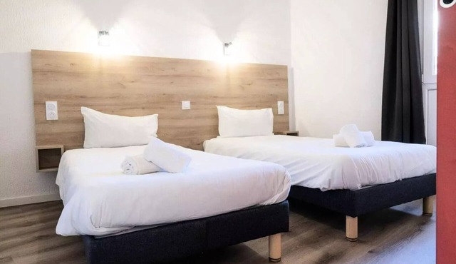 Room for 2 People with Disabilities