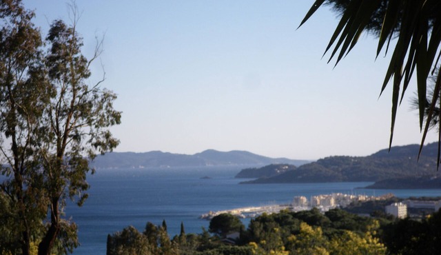Spacious ground floor of villa, magnificent sea view, terrace , enclosed parking