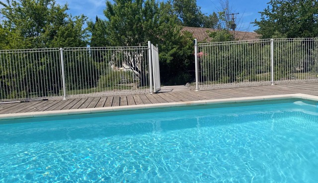 Spacious house, billiards, table soccer, heated pool, 15mn from Carcassonne.